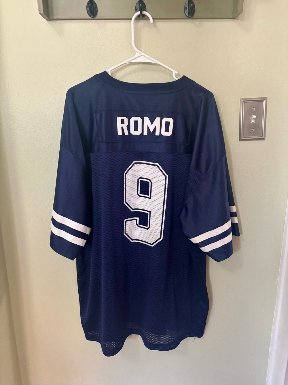 Dallas Cowboys Tony Romo #9 Jersey Navy Blue. Men’s 2XL.